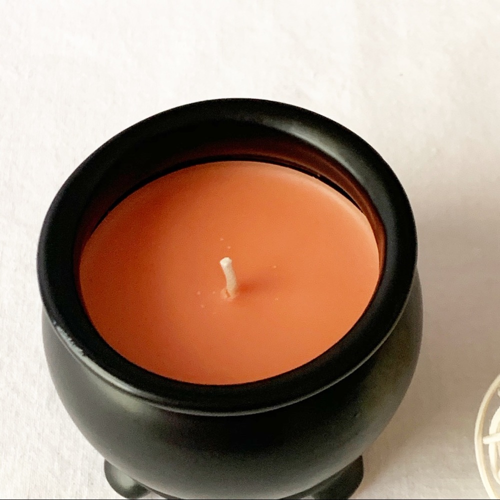 NWT🧙Hocus Pocus Black Cauldron Candle - Picture 5 of 9